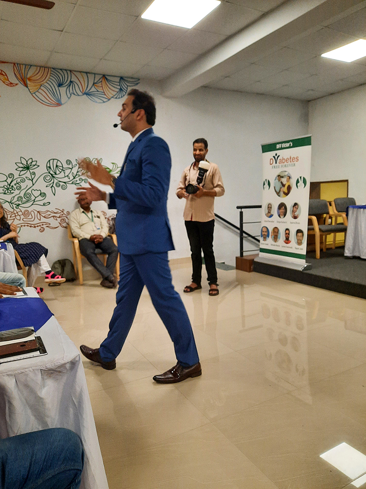 Dr.Bhagyesh taking the session